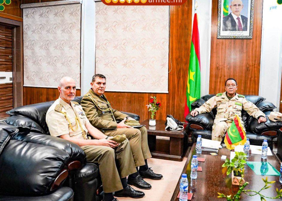 قائد الأركان العامة للجيوش يلتقي ملحق الدفاع الإسباني المعتمد لدى موريتانيا
